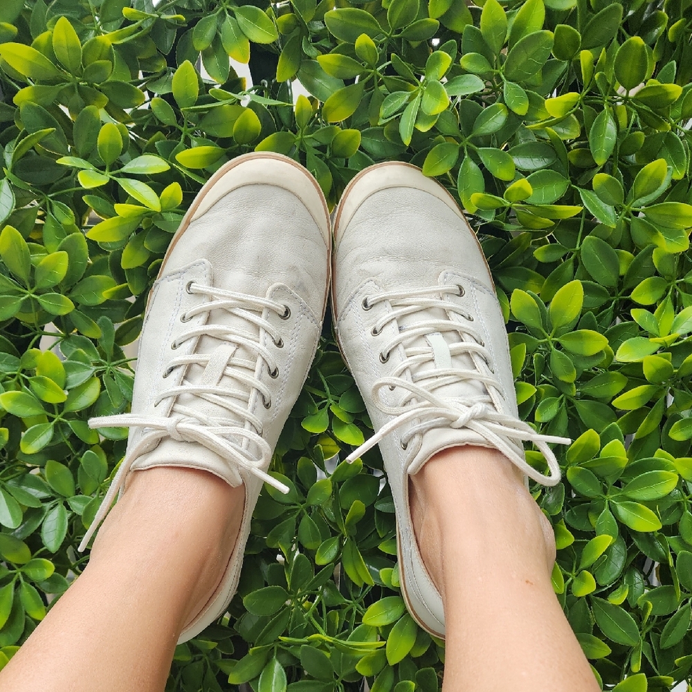 Women's Cream Casual Sneakers